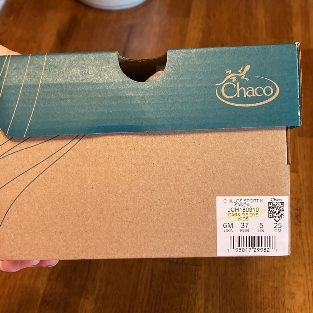 🌸NWT CHACO Chillos Girls/Womens Tie Dye Sandal - size 6